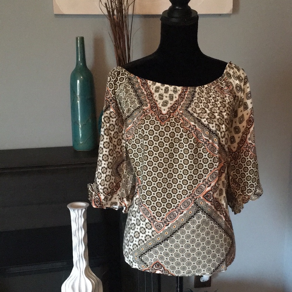 NWT Bandana Print On/Off The Shoulder Top
